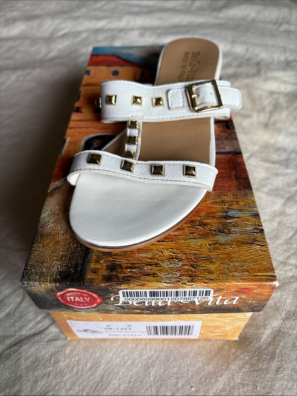 Bella Vita Made in Italy White Leather Studded T-Strap Sandals Size 6M